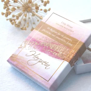 Spirituelles Kartenset von Herzrein liegt auf dem Tisch